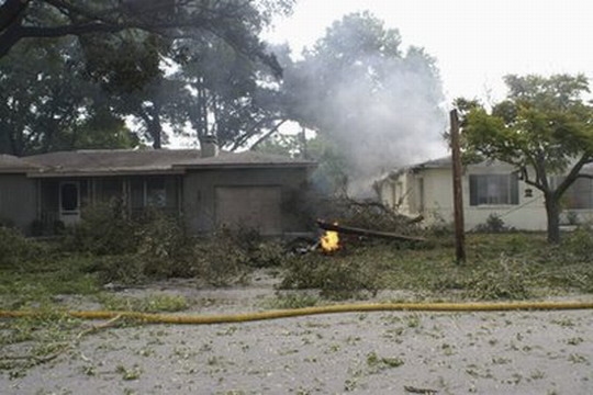 ����С���w�C����ײ����լ �����ӳ�3���܂�