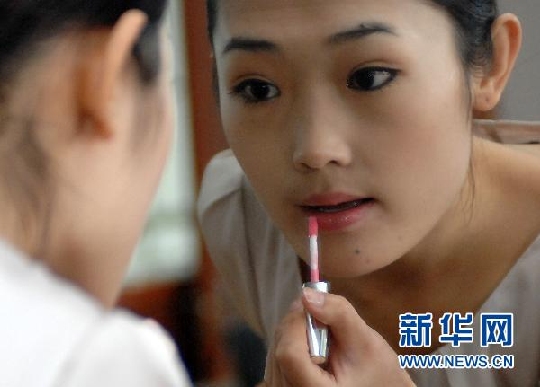 ��������վ��Ƹ 700������Ů��(j��ng)�A&ldquo;�ս��(m��ng)&rdquo;