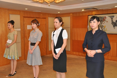 �r���I������Ů�������пճ˿���C������