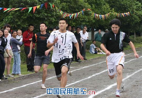 �D3�� 100���ܱ�ِ��