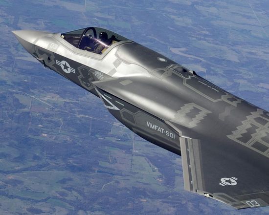 ����܊����350��F-16���aF-35���t����Ӱ�